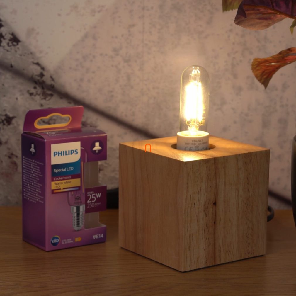 Philips E14 LED 2,1W 250lm 2700K alb cald - înlocuiește becul incandescent de 25W