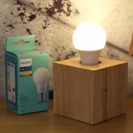   Philips E27 LED 8W 806lm 2700K alb cald 180° - înlocuiește becul de 60W