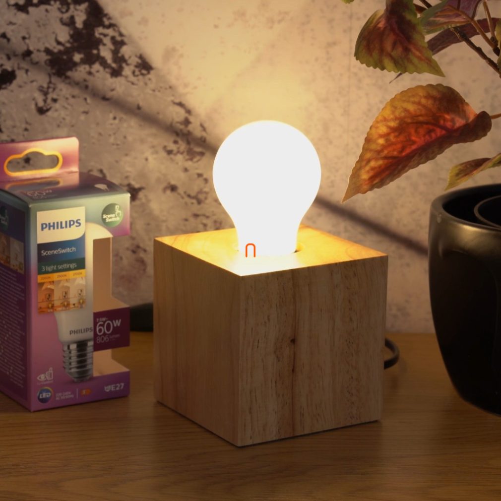 Philips E27 LED 7,5W 806/320/150lm 2200-2700K opal SceneSwitch cu comutator normal reglabil