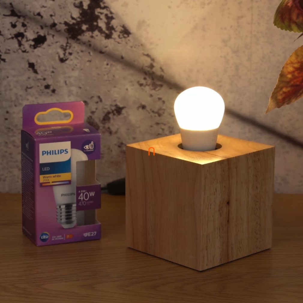 Philips E27 LED bulb 5W 470lm 2700K warm white - replaces 40W incandescent bulb