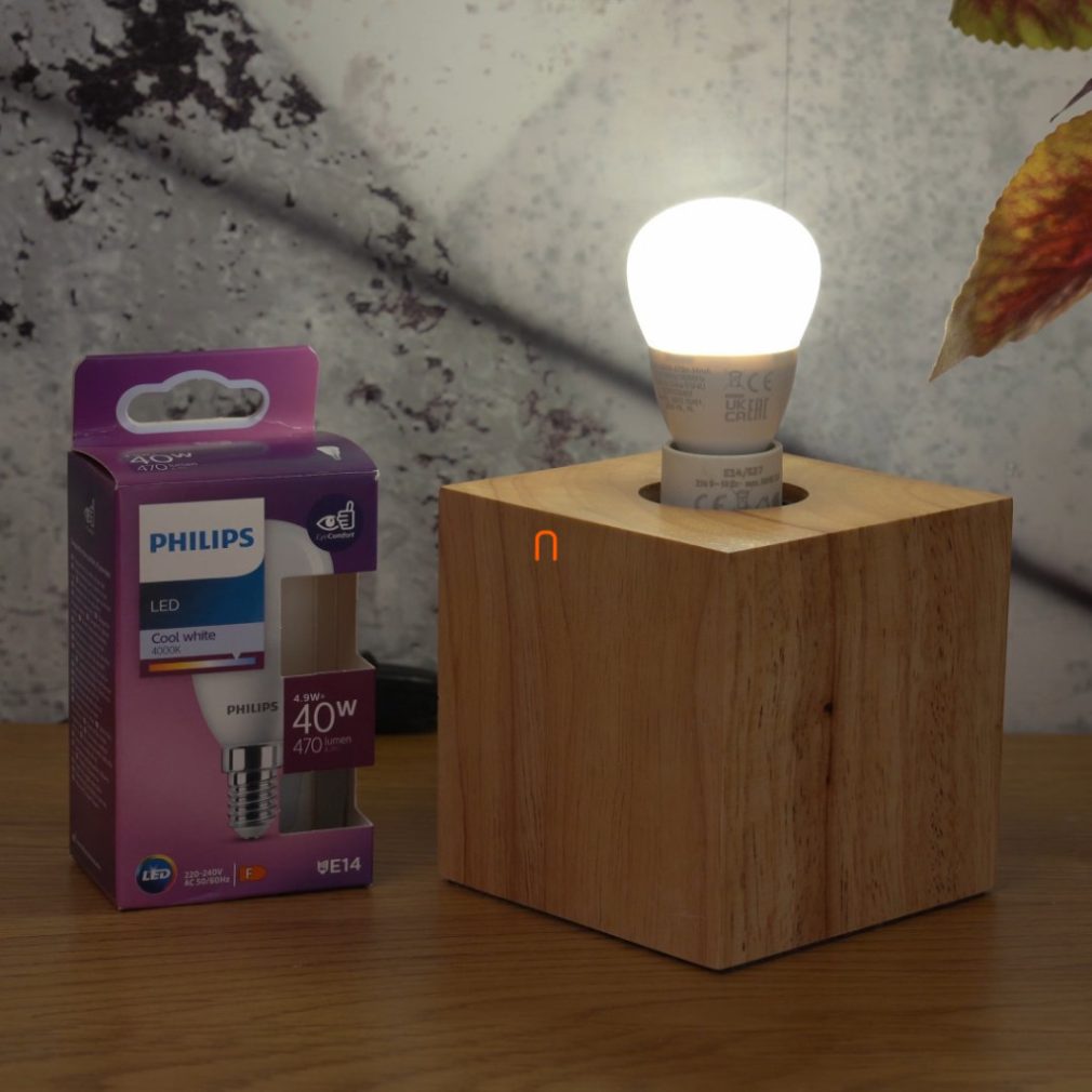 Philips E14 LED bulb 5W 470lm 4000K cool white - replaces 40W incandescent bulb
