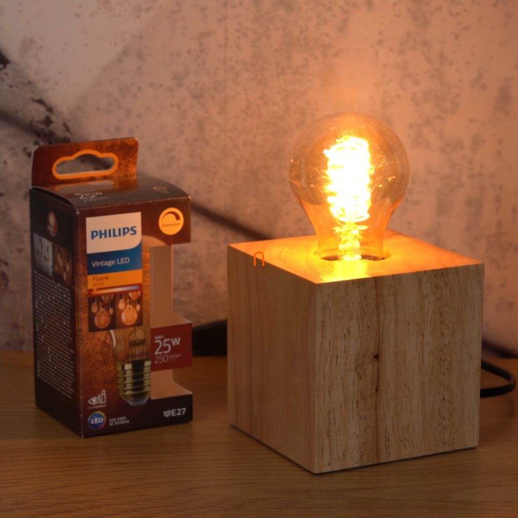 Philips E27 LED ambră 4W 1800K 250lm lumina lumânării - înlocuiește becul de 25W (Classic)