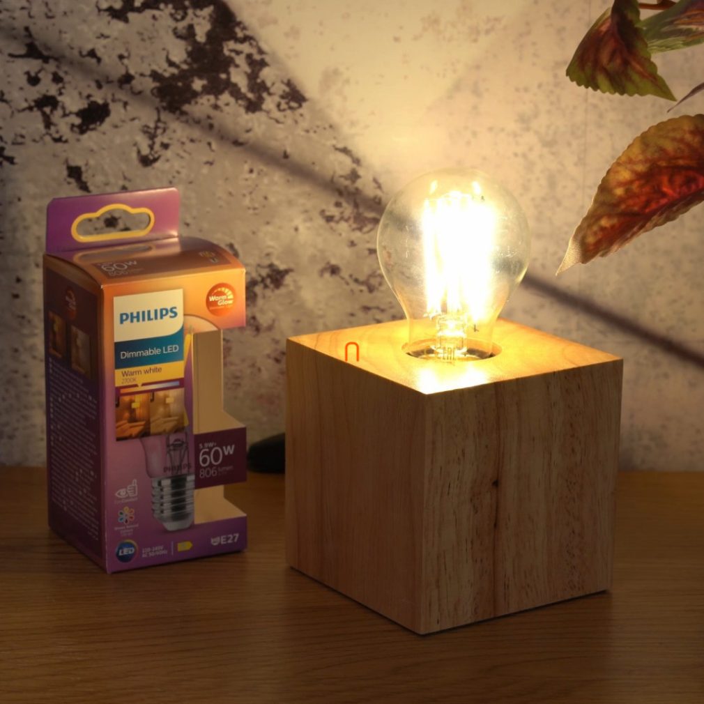 Philips E27 LED clar ca apa 5,9W 806lm alb extra cald - înlocuiește becul de 60W (Calssic WarmGlow)