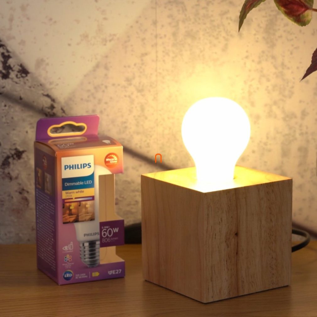 Philips E27 LED 5,9W 806lm extra cald alb - înlocuiește becul de 60W (Calssic WarmGlow)
