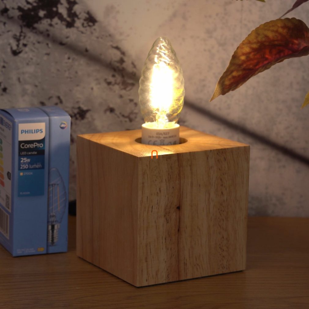 Philips E14 CorePro LED 2W 250lm 2700K alb cald - înlocuiește becul incandescent de 25W