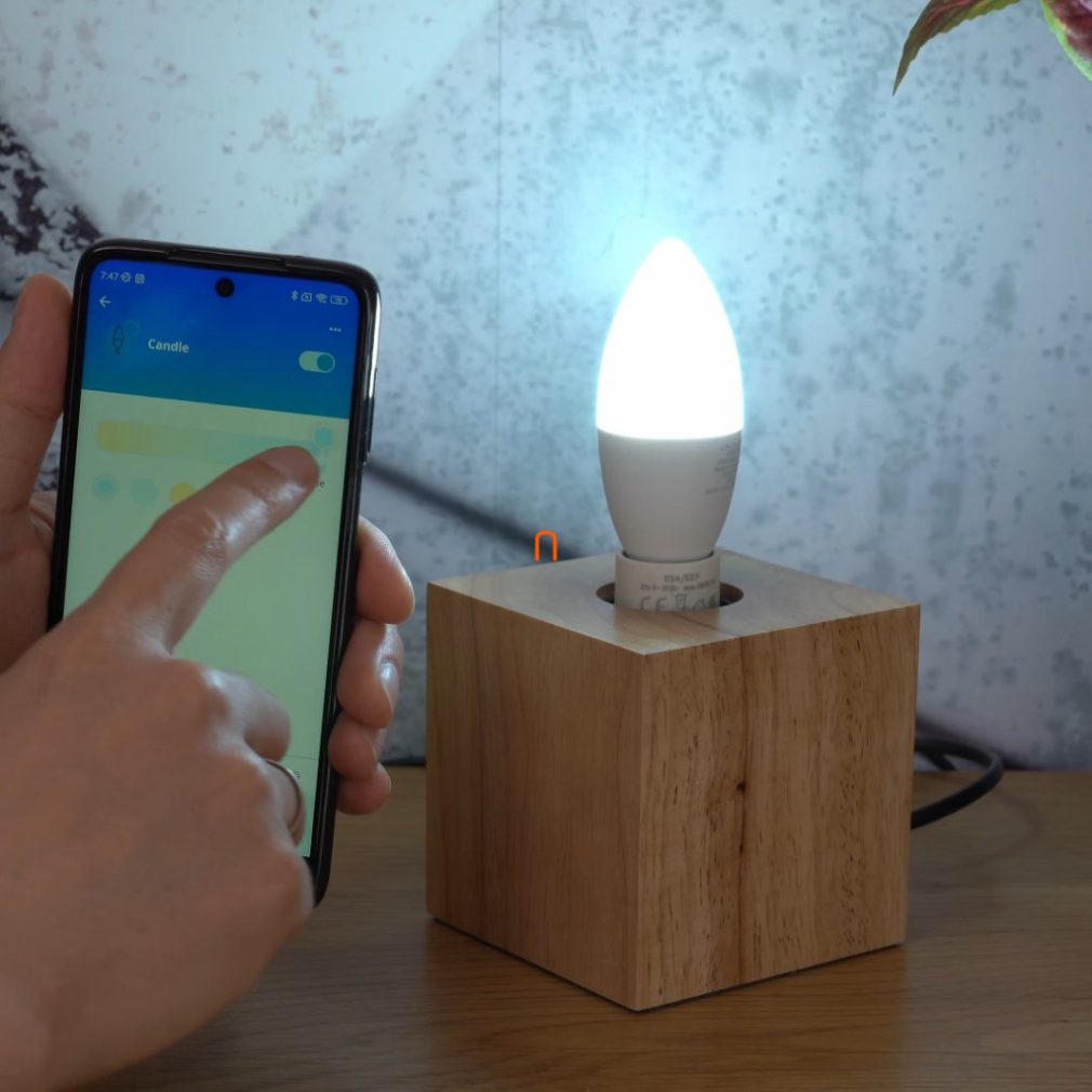 WiZ inteligent E14 LED, formă lumânare, 2200-6500 K, înlocuiește becul de 40 W, 2 bucăți