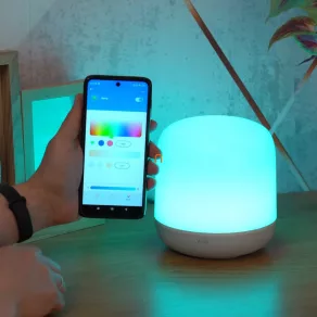 WiZ-Hero-Wi-Fi-BT-9W-2200-6500K-RGB-hordozhato-LED-lampa