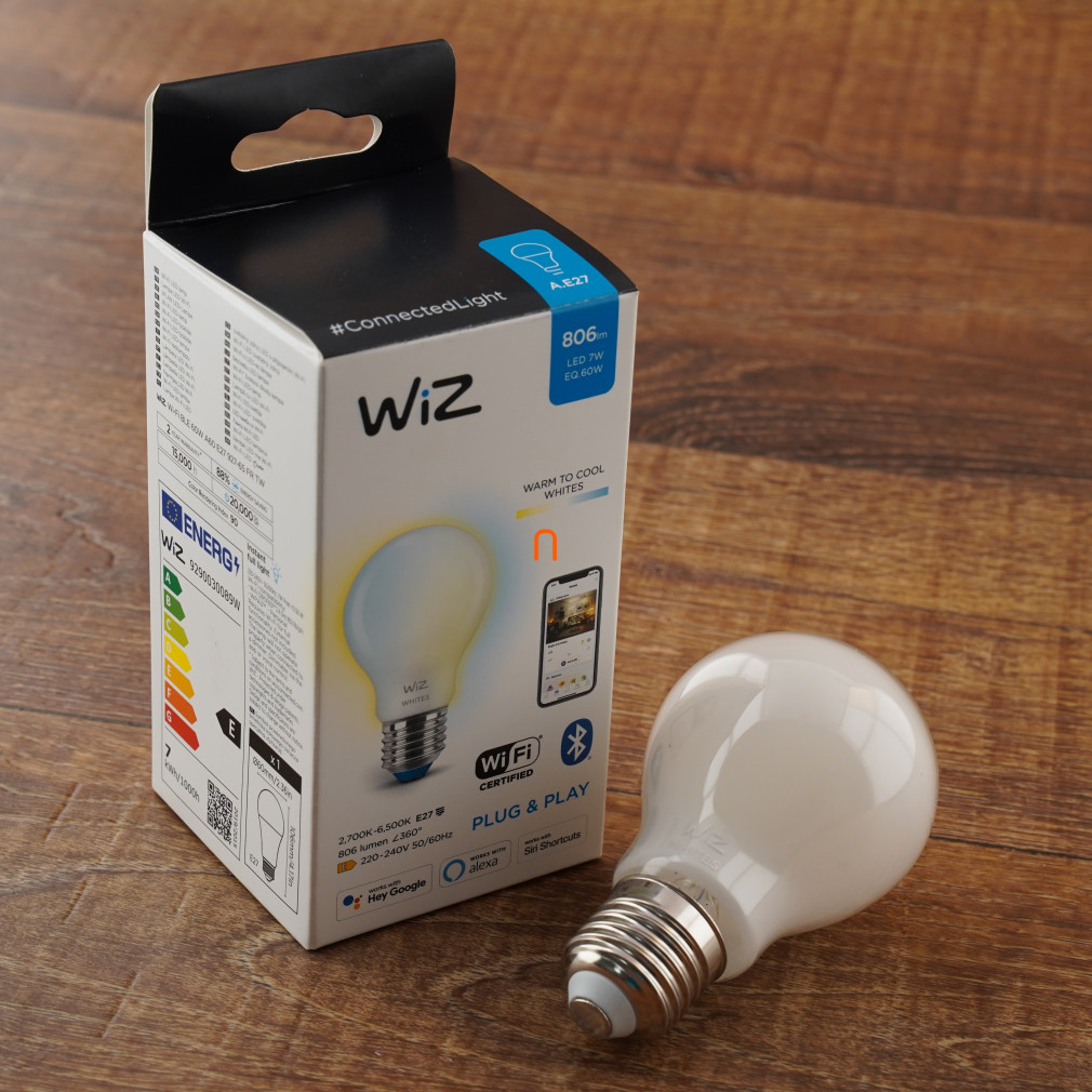 WiZ-Wi-Fi-BT-A60-Glass-E27-LED-8W-806lm-CRI90-2700-6500K-szabalyozhato---60W-izzo-helyett