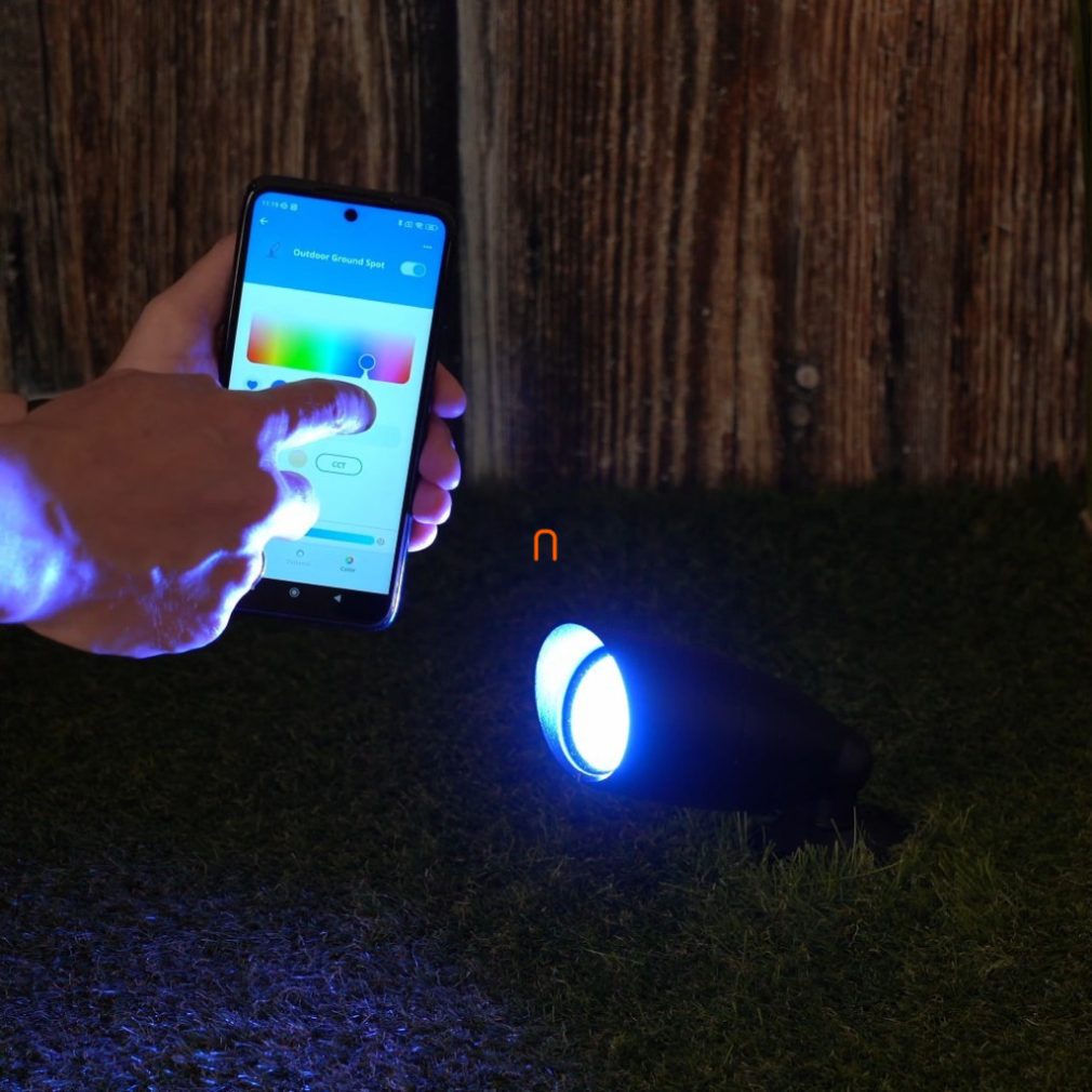 Lampă LED inteligentă suplimentară WiZ pentru exterior, care se poate înfige în pământ, 2700-5000 K (Ground Spot RGBW)