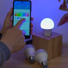   WiZ smart E27 LED, 2200-6500 K, înlocuitor pentru bec de 60 W, pachet de 3 bucăți (RGBW)