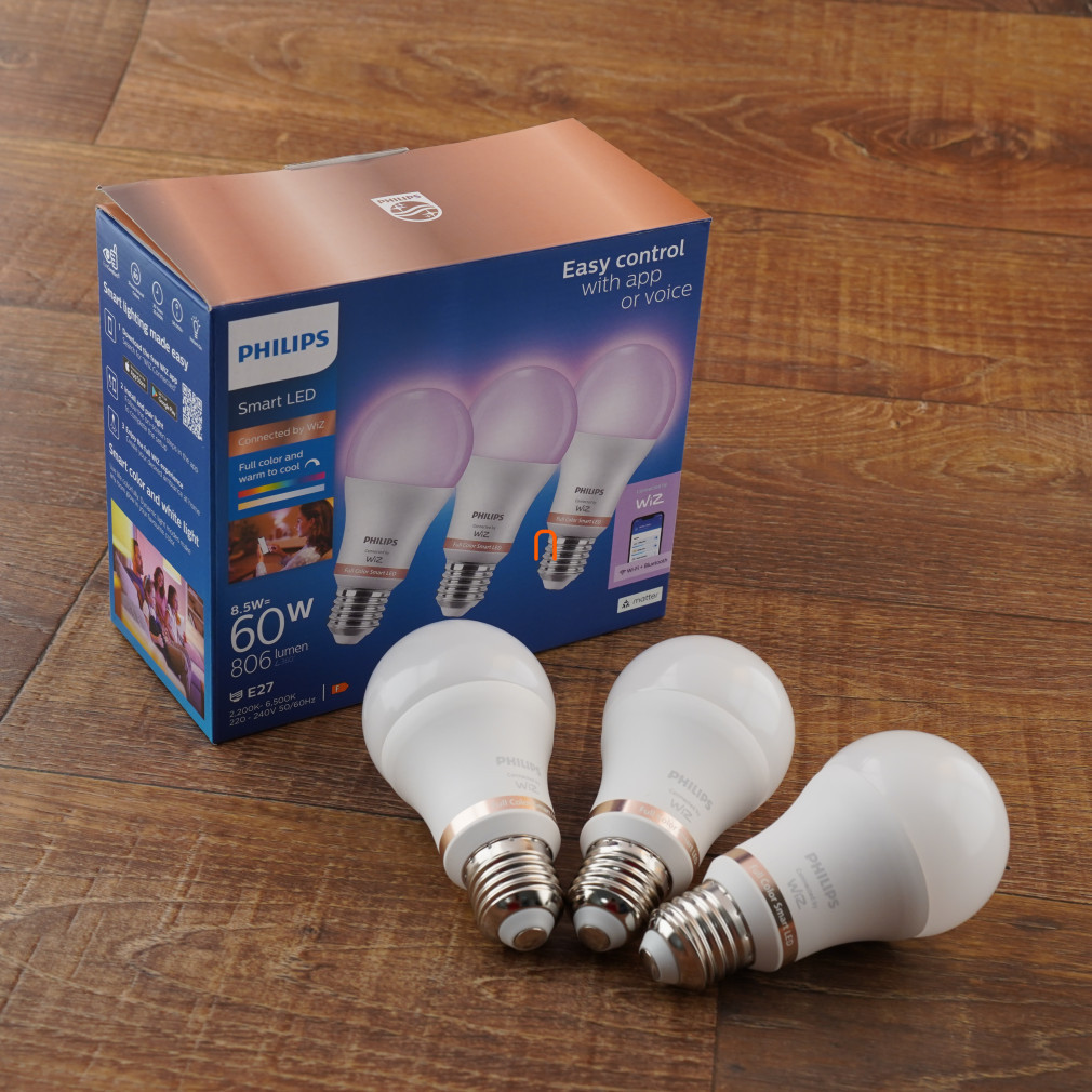 WiZ inteligent E27 LED, 2200-6500 K, înlocuiește becul de 60 W, 3 bucăți (RGBW)