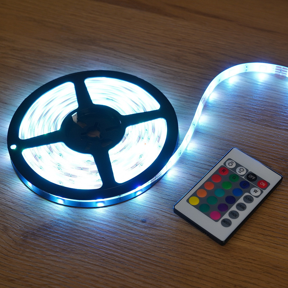 Set de benzi LED cu telecomandă 90 LED, 3 metri (RGBW)